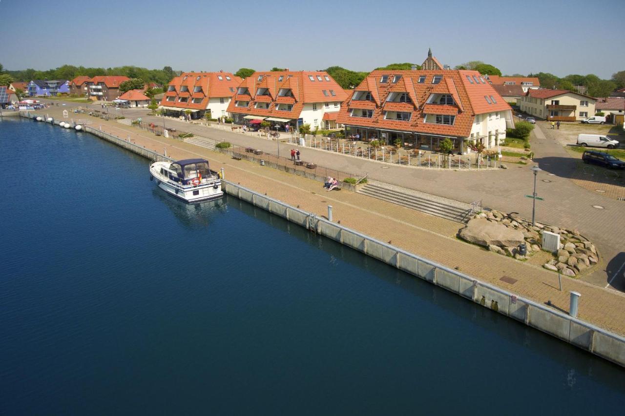 Hafennahe Ferienwohnung Mit Balkon Und Meerblick - Hafenhaeuser Wiek Wohnung 06 Wiek auf Rügen Екстериор снимка